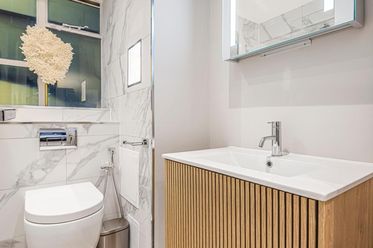 Luxury Living In Knightsbridge Balcony Views Of Harrods, 2Br2Ba With Ac Apartment London Ngoại thất bức ảnh